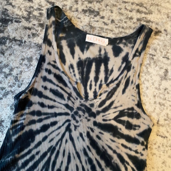 LACAUSA Roxy Tank - Picture 3 of 6